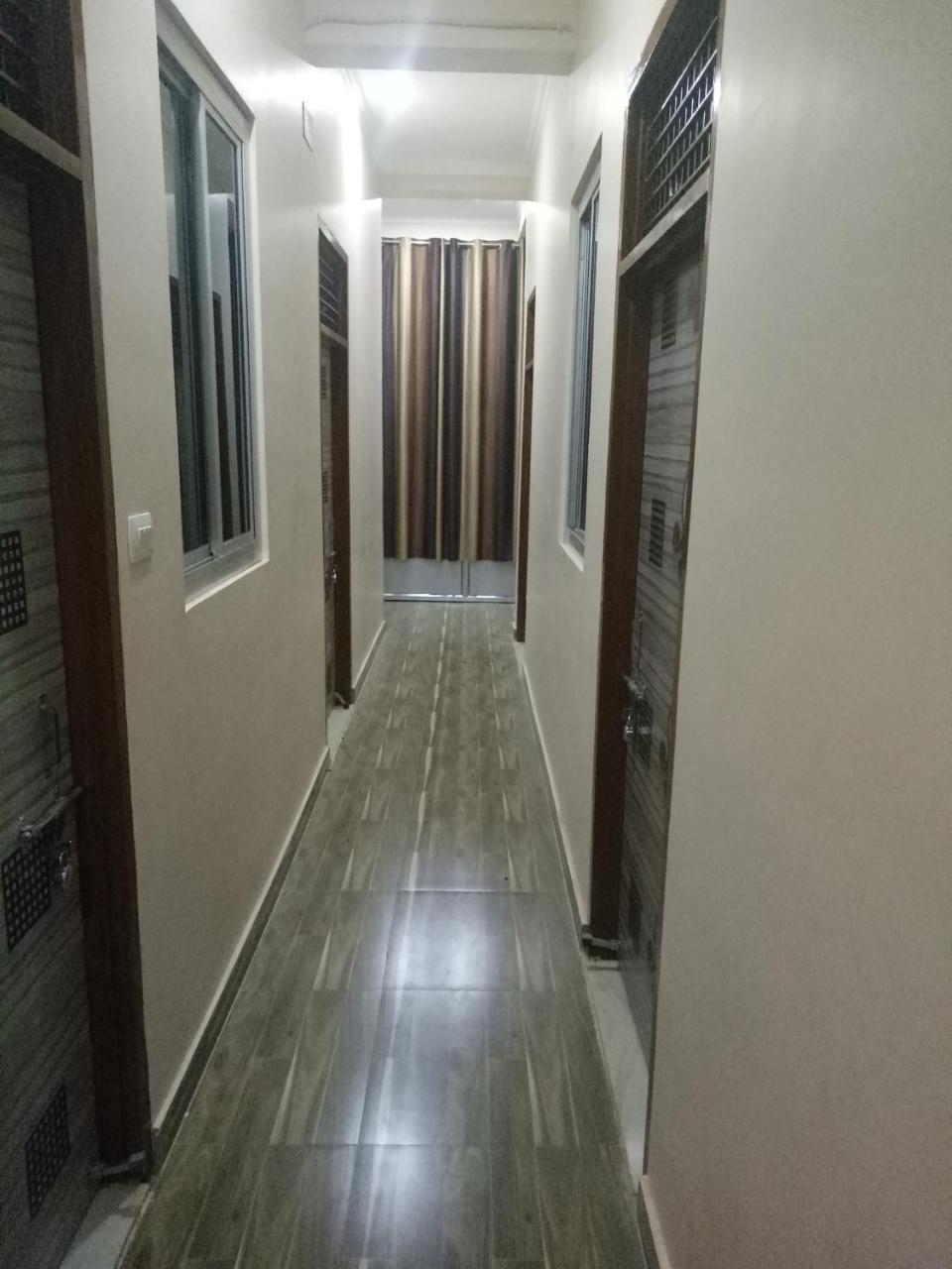 Hotel Ganga Vilas Colonelganj Esterno foto