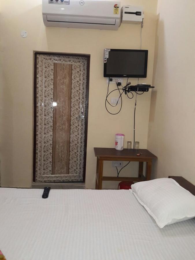 Hotel Ganga Vilas Colonelganj Esterno foto