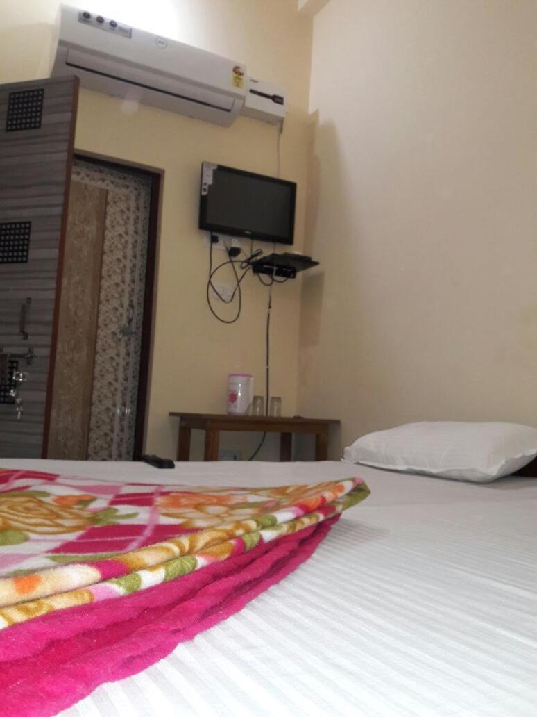 Hotel Ganga Vilas Colonelganj Esterno foto